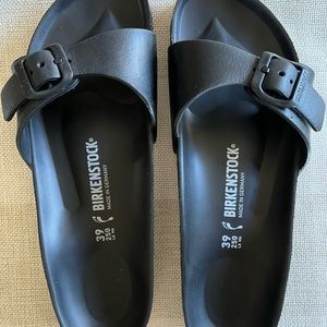 Birkenstock Madrid Essentials EVA size 39           L8 M6 $24. Black